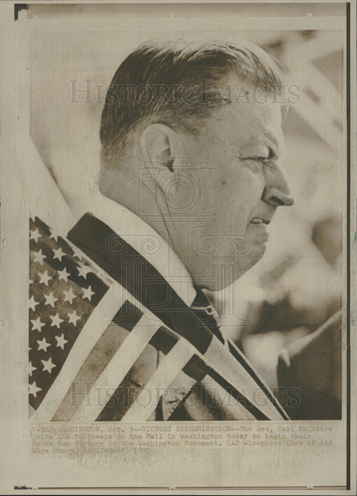 1970 Press Photo Reverend Carl McIntire National Mall Washington D.C. Flag - Historic Images