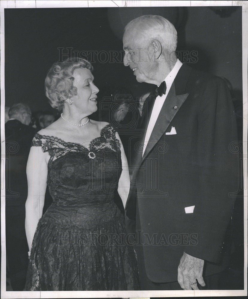 1961 Press Photo Newspaper Publisher Merrill C. Meigs Weds Mrs. Mahlon Miller - Historic Images