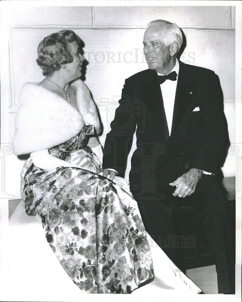 1963 Press Photo Pilot &amp; Executive Mr. &amp; Mrs. Merrill C Meigs at St. Mary&#39;s Ball - Historic Images