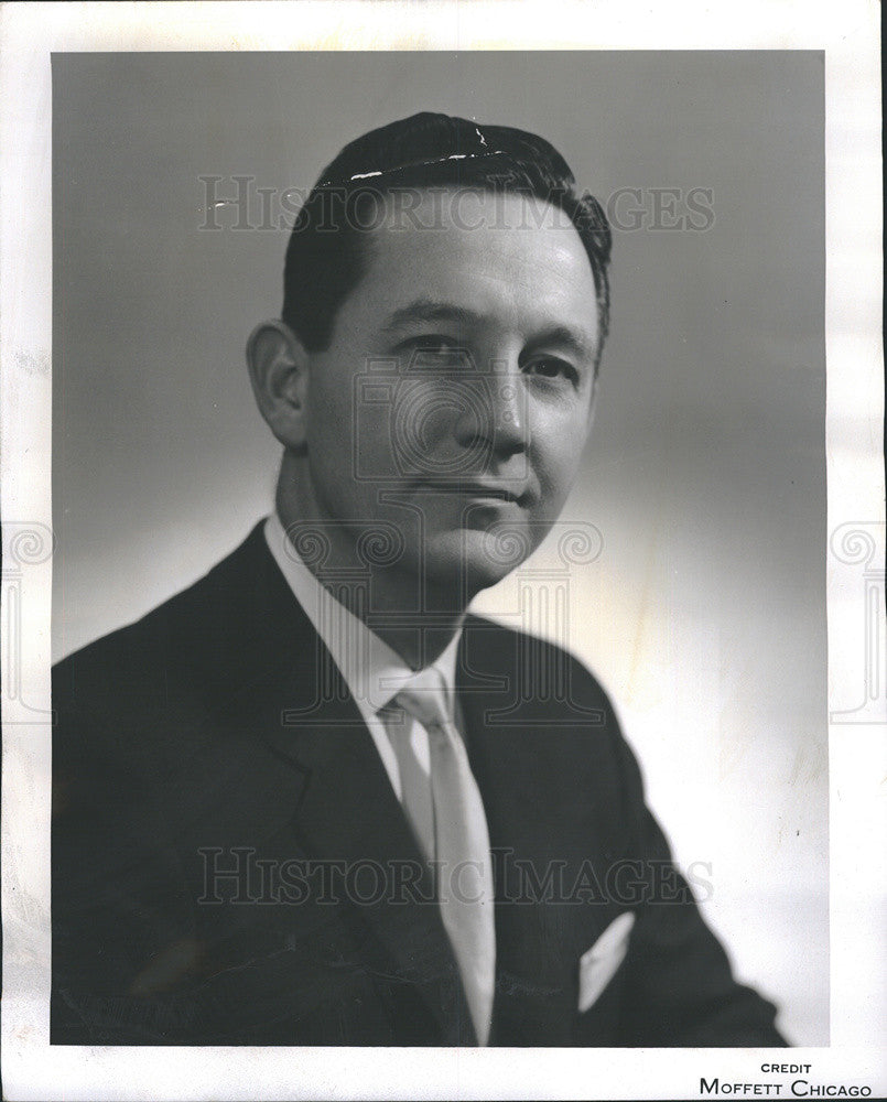 1963 Press Photo Frank V McCullough, Vice Pres. Combined Insurance Co of America - Historic Images