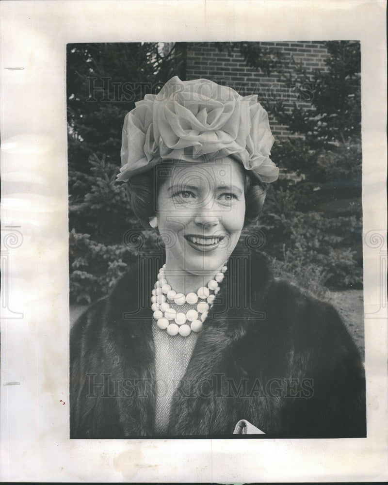 1962 Press Photo Mrs. John C. McCurdy Easter Parade Winnetka - Historic Images