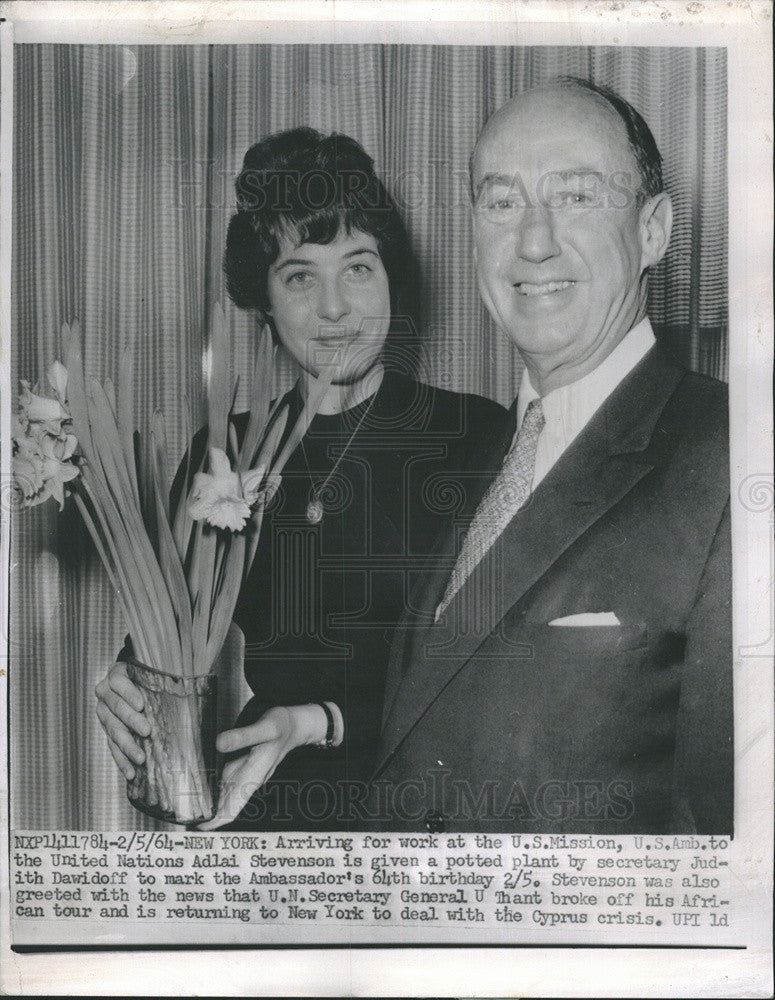 1964 Press Photo U.S. Ambassador To U.N. Adlai Stevenson and Judith Dawidoff - Historic Images