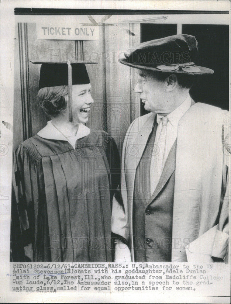 1963 Press Photo Adlai Stevenson Talks To Goddaughter Adele Dunlap Smith - Historic Images