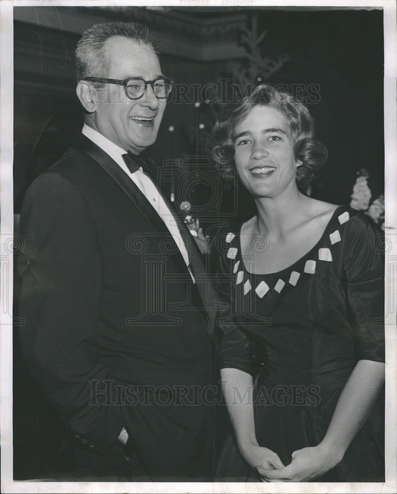 1962 Press Photo Labor Secretary W. Willard Wirtz with Mrs Adlai Stevenson III - Historic Images