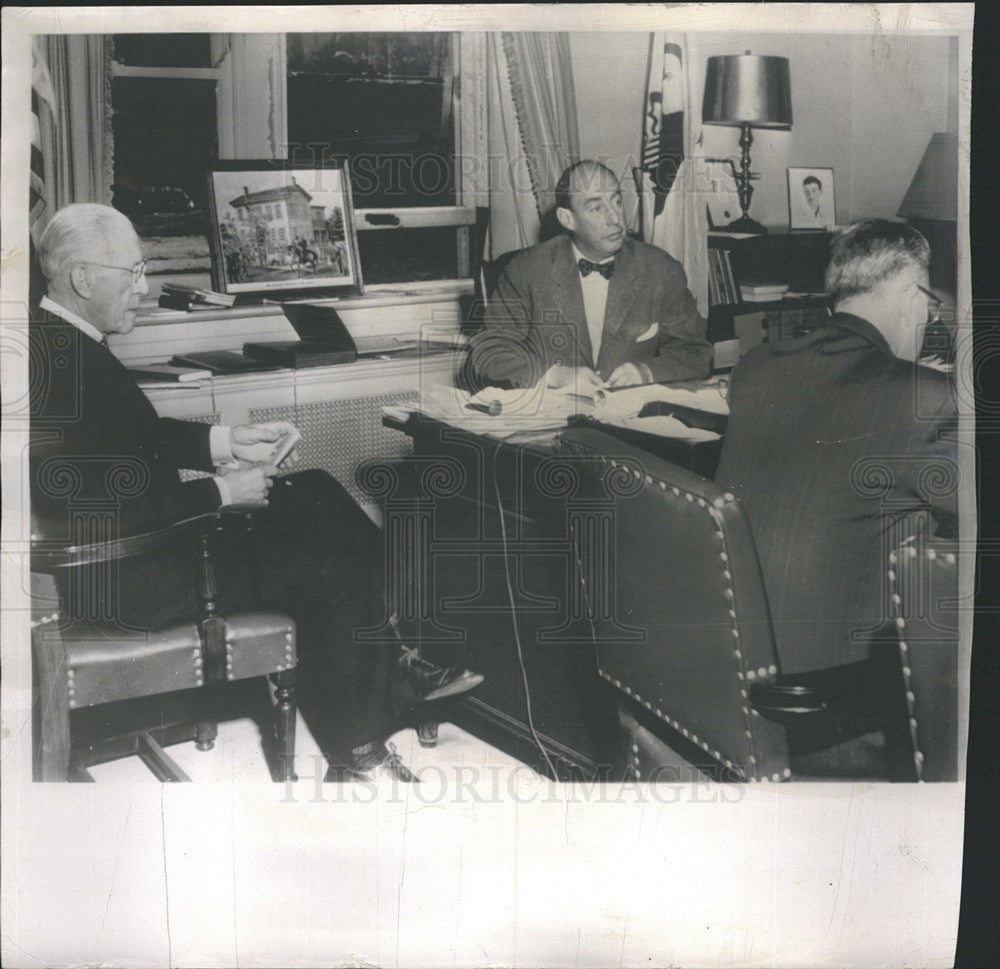 1953 Press Photo of Final Press Conference of  Gov.Stevenson - Historic Images