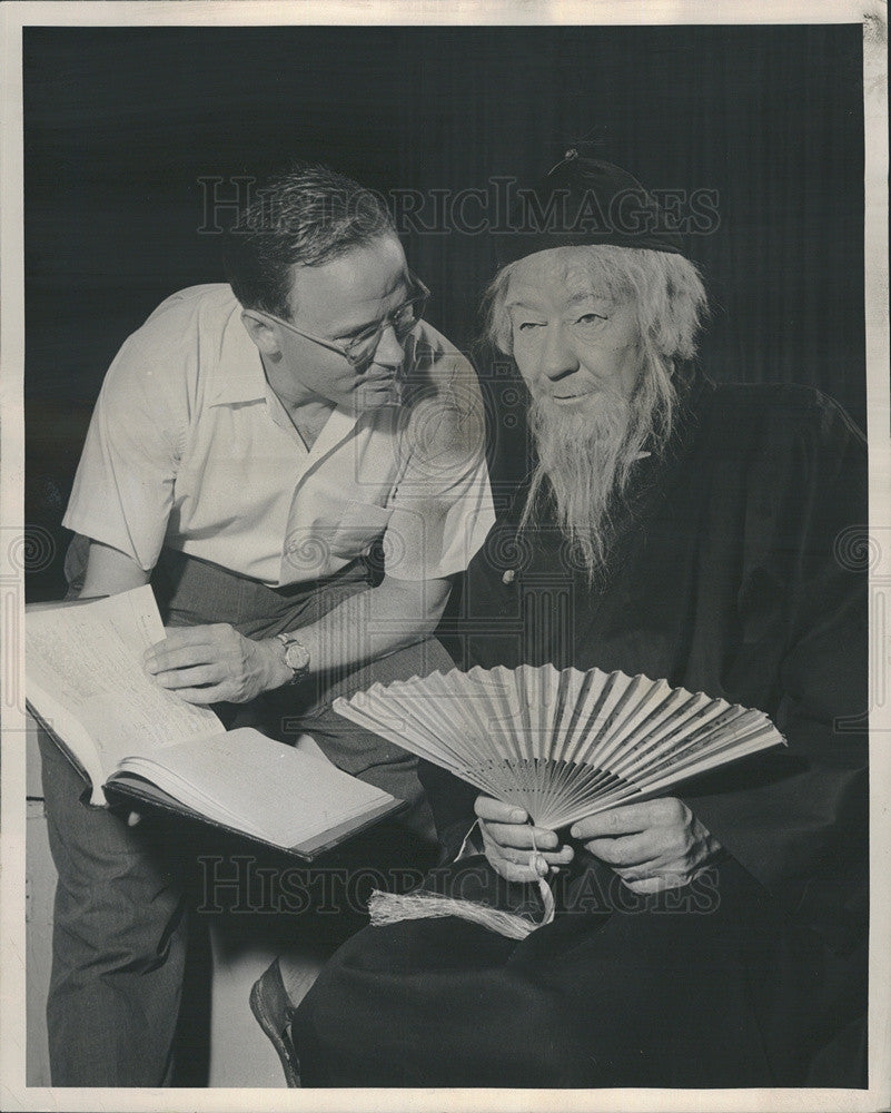 1957 Press Photo Director Alan Schnieder and actor Burgess Meredith - Historic Images