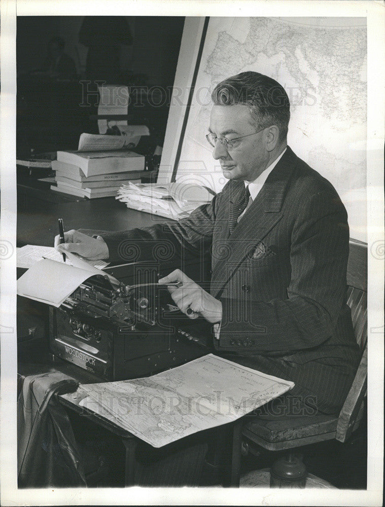 1941 Press Photo DeWitt Mackenzie of Associated Press - Historic Images