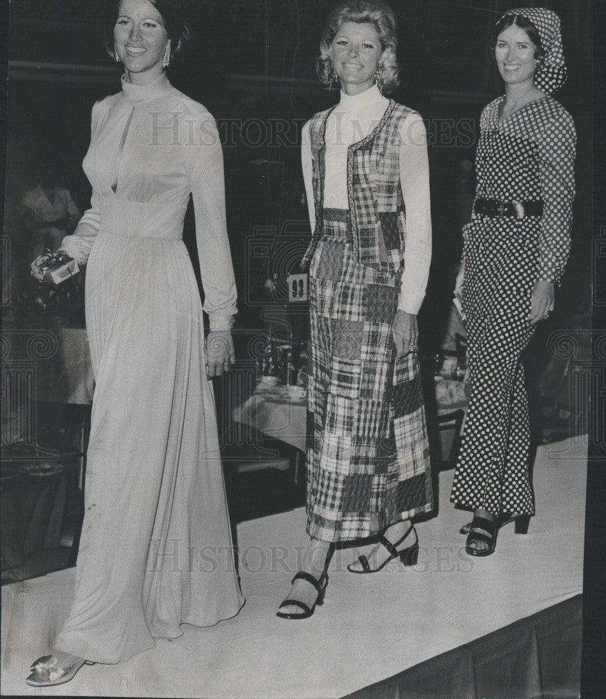 1971 Press Photo Mrs. Colin MacKenzie Jr., Mrs. James Magin, and Kitty Krug - Historic Images