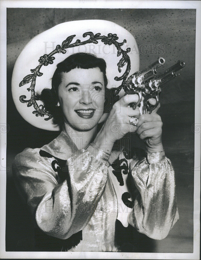 1956 Press Photo Singer Gisele Mackenzie stars in &quot;Annie Get Your Gun&quot; - Historic Images