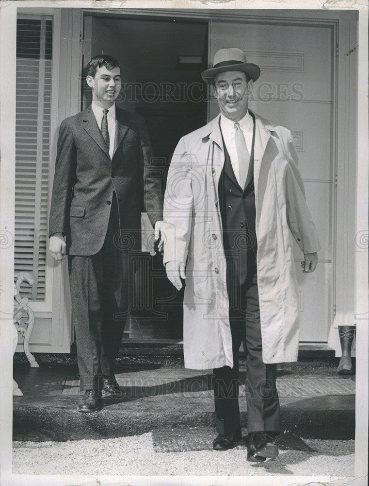 1956 Press Photo Adlai Stevenson and son, John Fell Stevenson - Historic Images