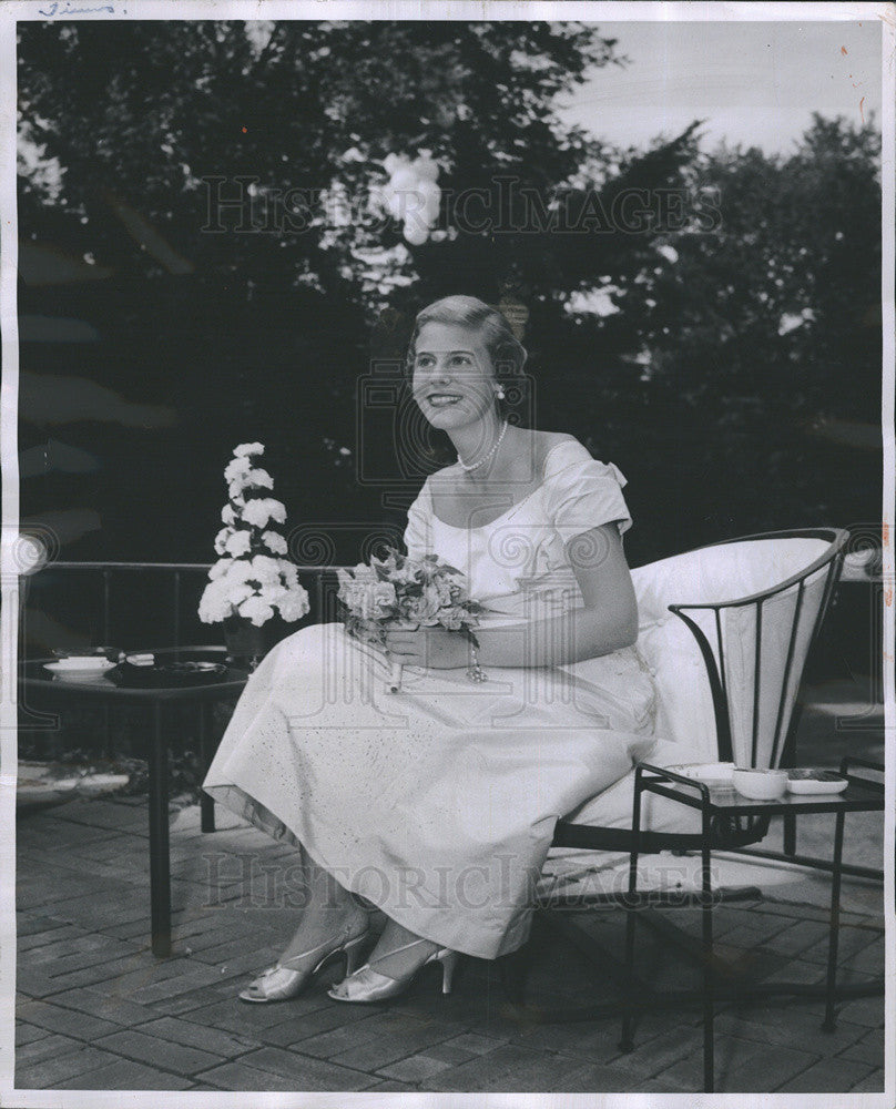 1955 Press Photo Jeanne Goss and Barlow McWilliams&#39; engagement announced - Historic Images