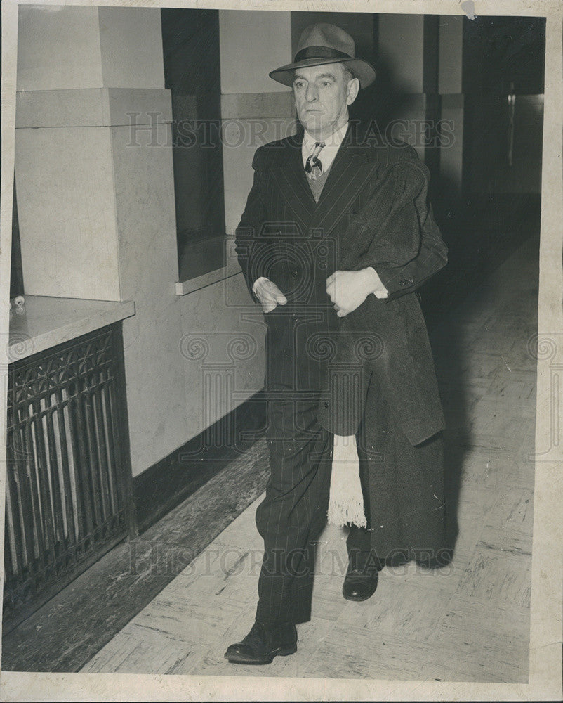 1951 Press Photo Sgt. Andrew Meade, homicide as he appeared at Moretti trial. - Historic Images