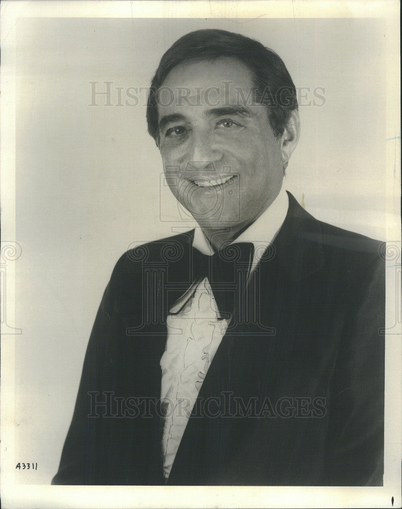 1975 Press Photo Baritone Robert Merrill Played In Concert With Roberta Peters - Historic Images