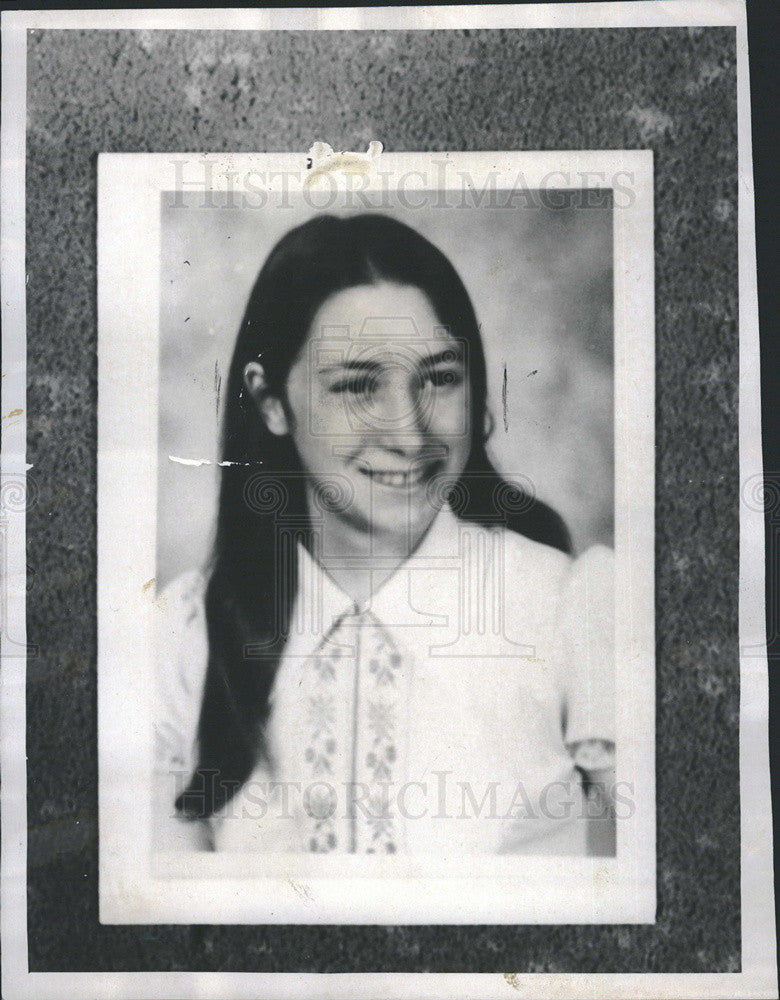 1974 Press Photo Kim Megaro Offered Reward for Her Lost Dog Cleopatra - Historic Images