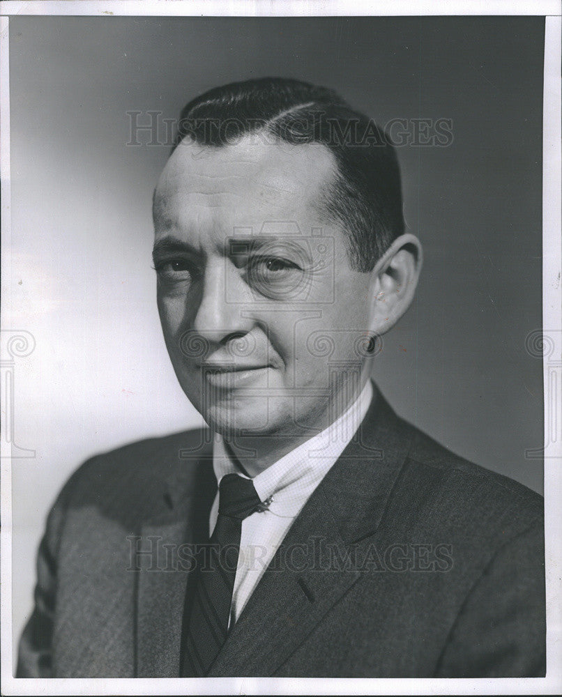 1958 Press Photo Roy Mehlman Sales Mgr. Photography Division United Press - Historic Images