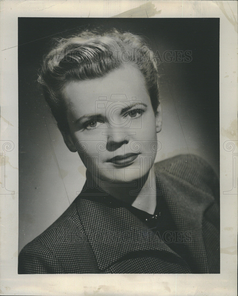 1956 Press Photo Laura McClure The tender trap - Historic Images