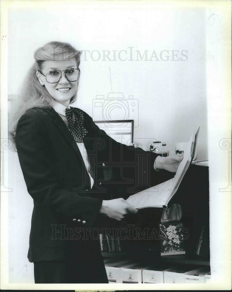 1987 Press Photo Dee O&#39;Malley AT&amp;T Phone Centers Central Manager Mover Shaker - Historic Images