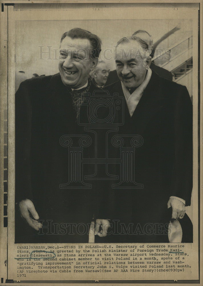 1971 Press Photo Maurice Stans &amp; Kazinierz Olszewski At Warsaw Airport - Historic Images