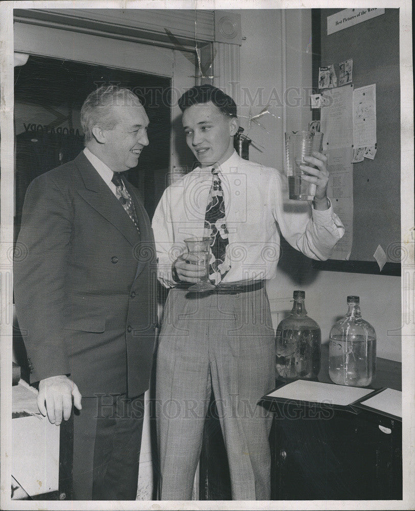 1950 Press Photo Professor Kenneth Olson Northwestern University son Stuart - Historic Images