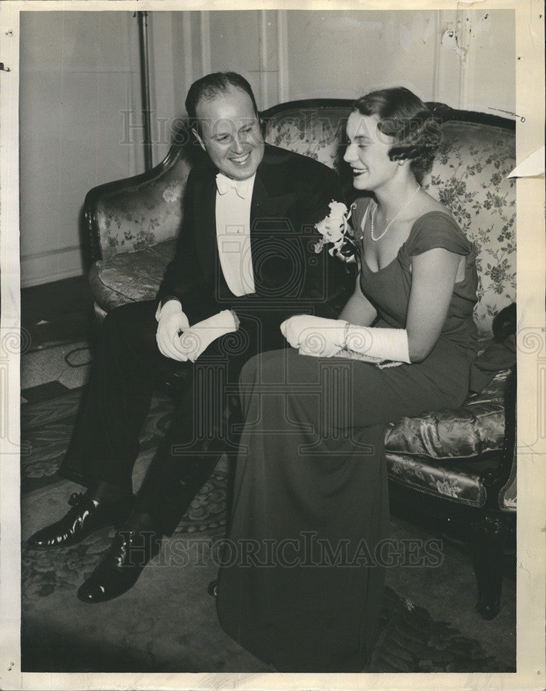 1934 Press Photo Mr. Mrs. W. Irving Osborne Bachelors Benedicks Ball - Historic Images