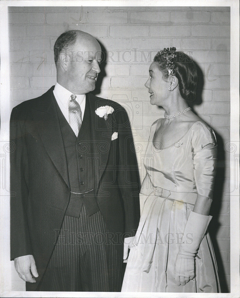 1957 Press Photo Mr. and Mrs. W Irving Osborne - Historic Images