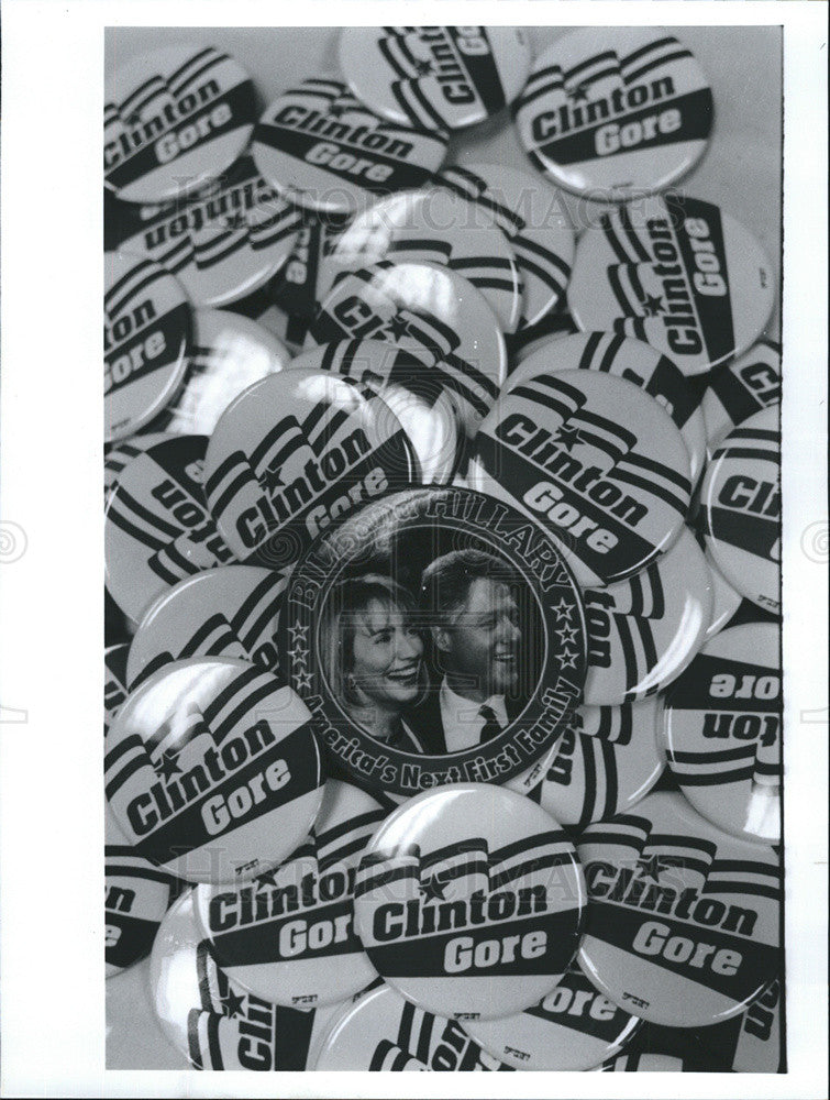 1992 Press Photo 1992 Election Bill Clinton Campaign Al Gore Button - Historic Images