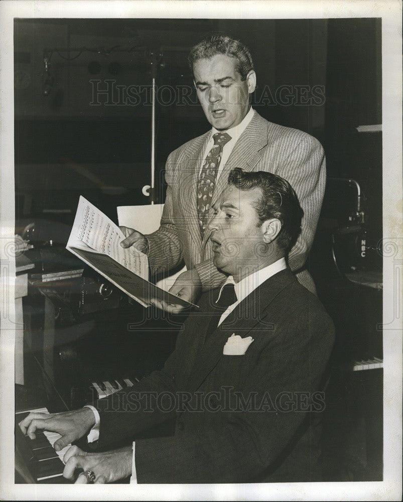 1948 Press Photo Rod O&#39;Connor NBC Skelton Show Brahms - Historic Images