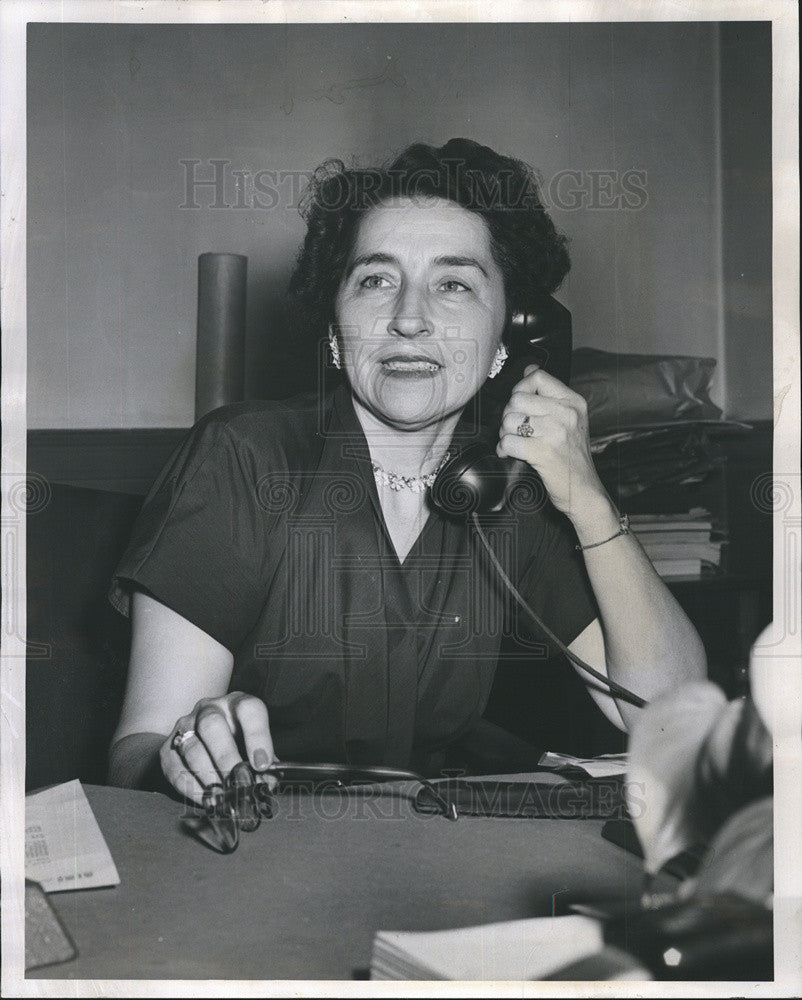 1962 Press Photo Mabel Obenchain, director of Fashion Group of Chicago - Historic Images