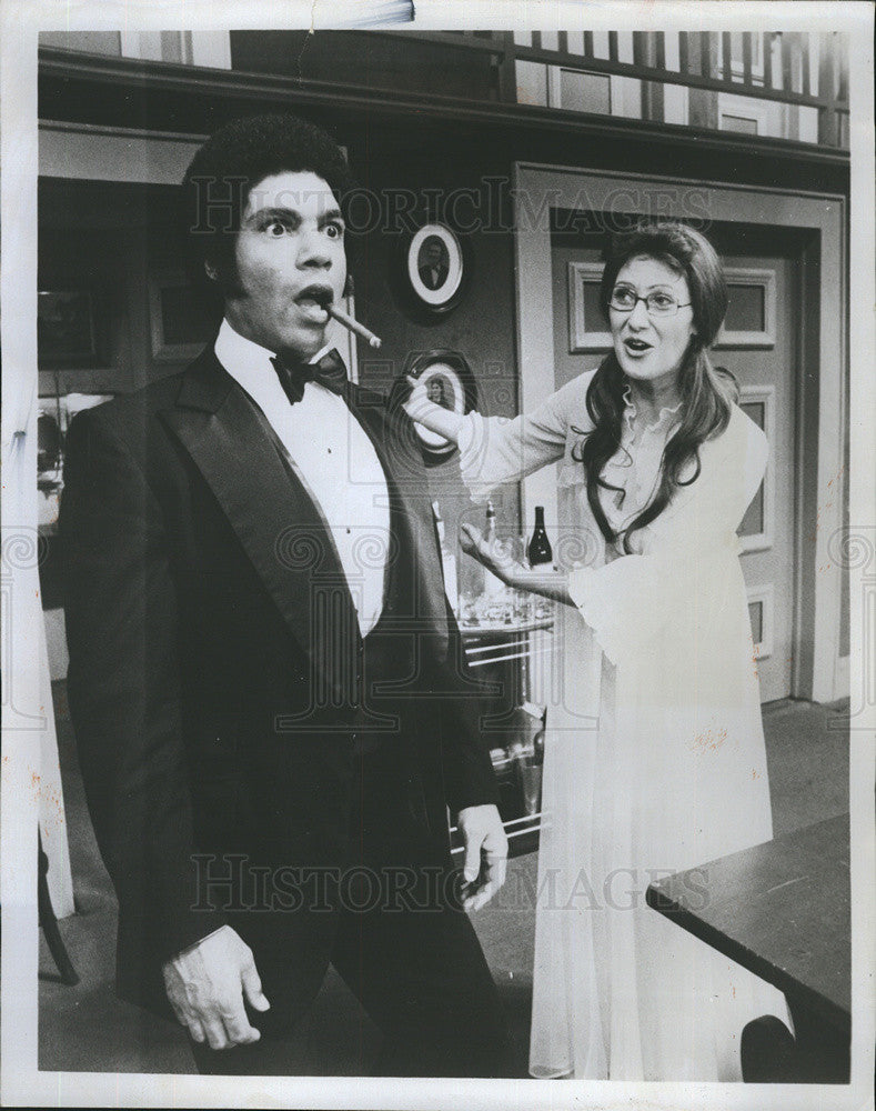 1975 Press Photo Ron O&#39;Neal, Sarah Saltus in All Over Town - Historic Images