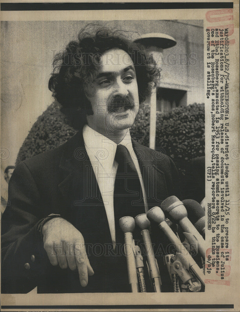 1975 Press Photo Robert Meeropol/Julius/Ethel Rosenberg Atomic Spy Case - Historic Images