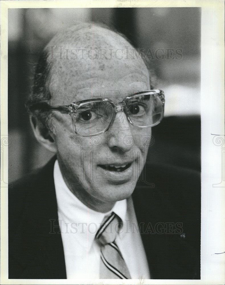 1985 Press Photo Hamilton McMaster district superintendent school - Historic Images