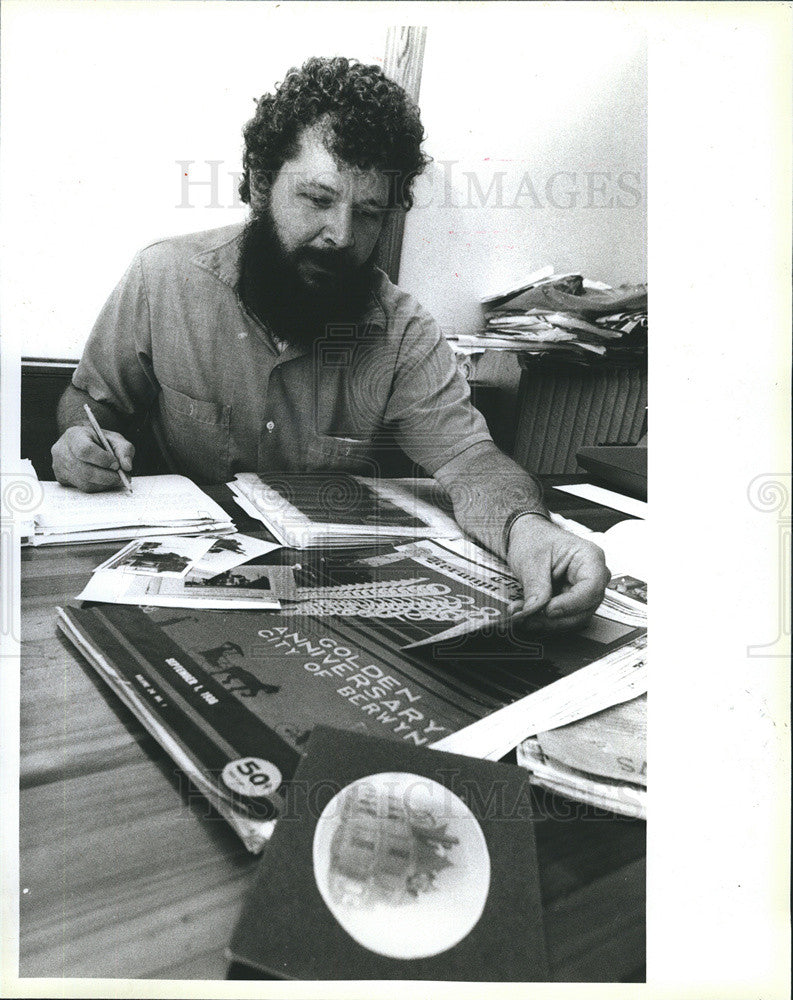 1983 Press Photo Terry McManmon, Preserving Berwyn's history - Historic Images