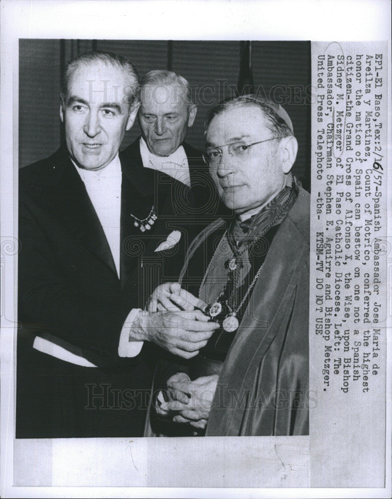 1957 Press Photo Spanish Ambassador Martinez, S. Aguirre, &amp; Bishop S. M. Metzger - Historic Images