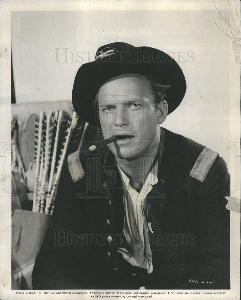 1957 Press Photo Ralph Meeker Run of the Arrow - Historic Images