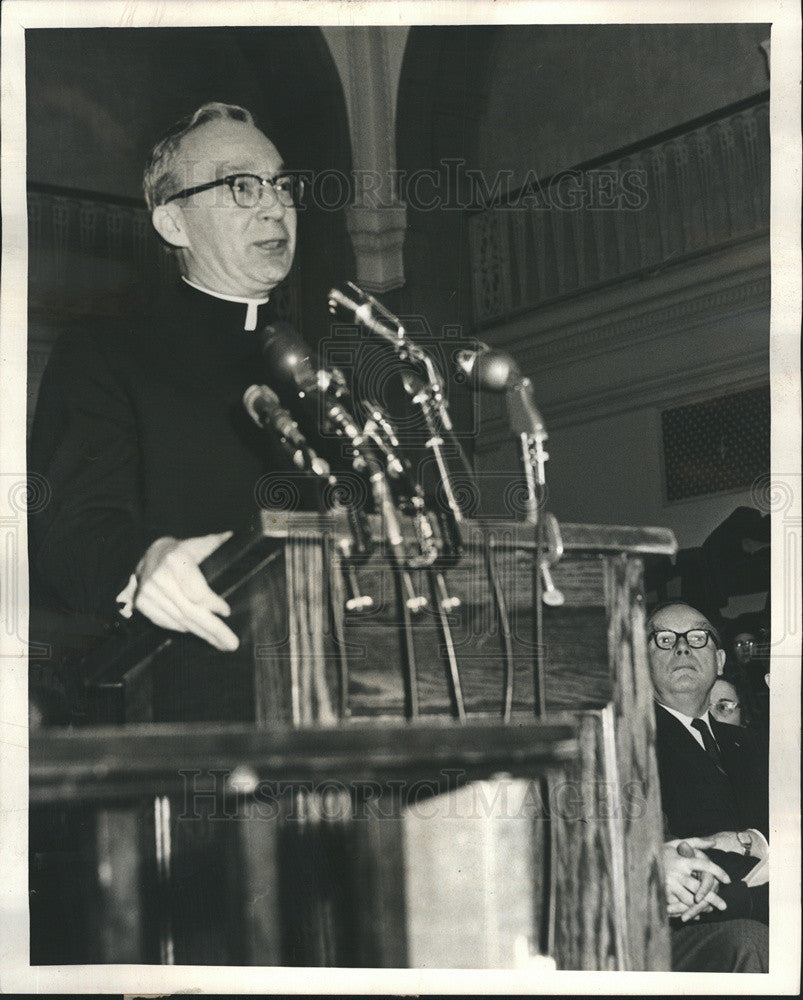 1964 Press Photo William McManus Catholic Archdiocesan school chief - Historic Images