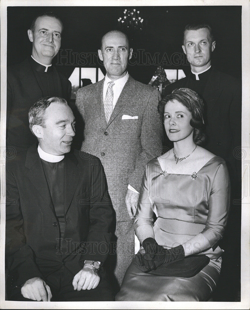 1957 Press Photo Rev. Msgr. William McManus supt. Catholic schools Miss Woods - Historic Images