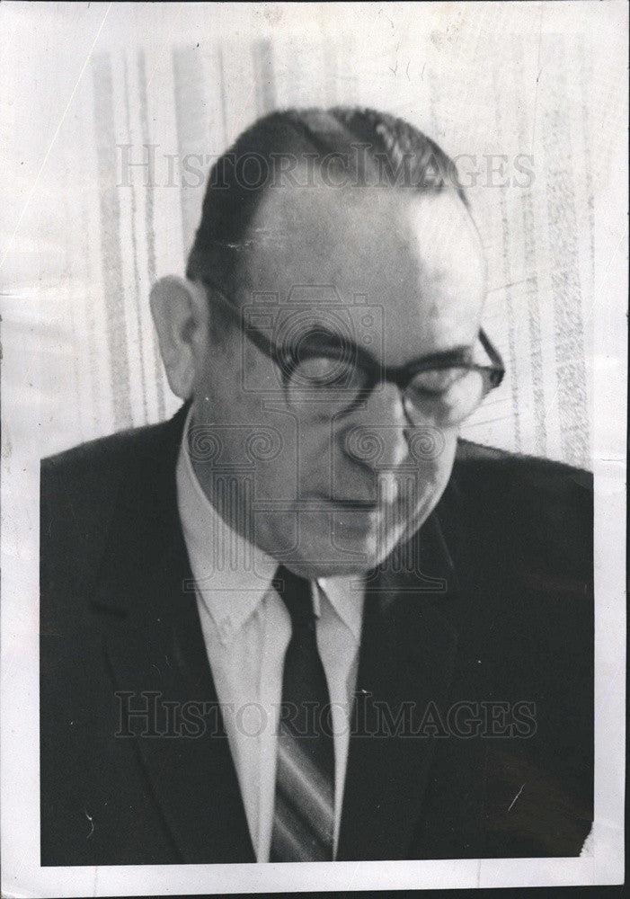 1969 Press Photo Joseph t. meek president of Illinois Retail Merchats assn - Historic Images