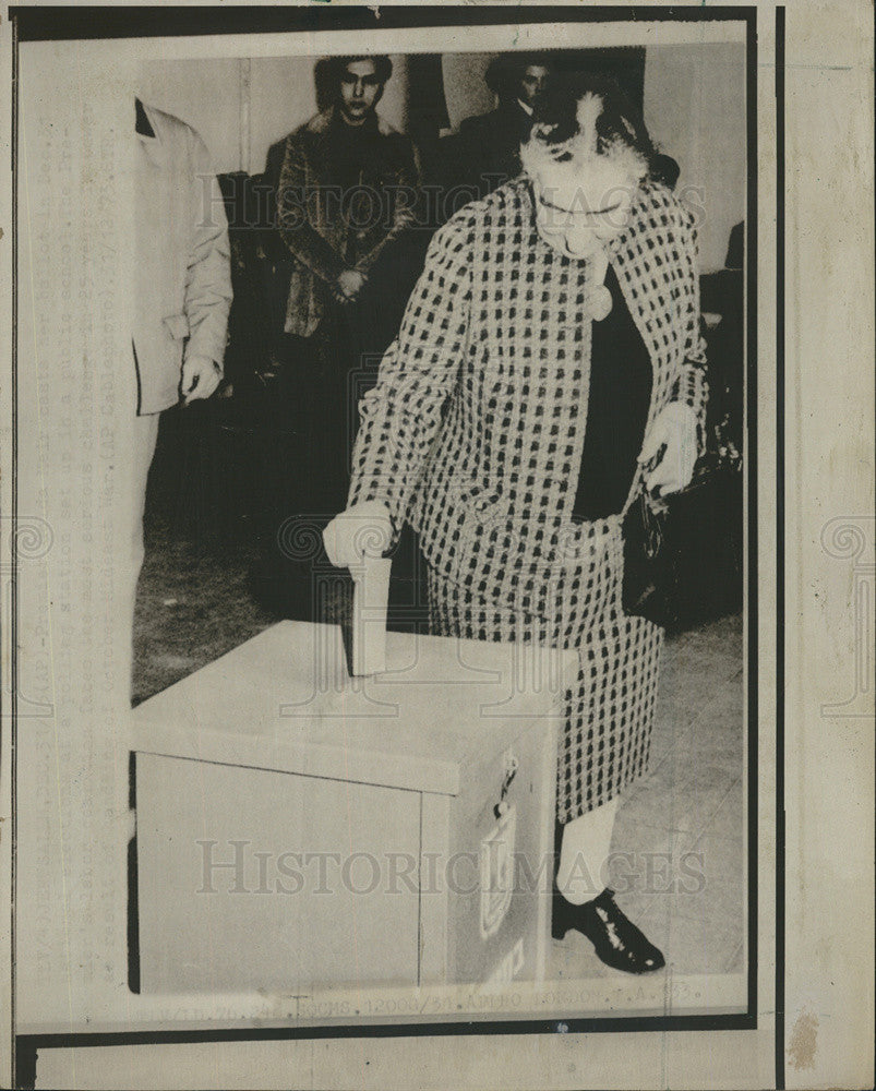 1973 Press Photo Golda Meir in Israel casting her vote - Historic Images