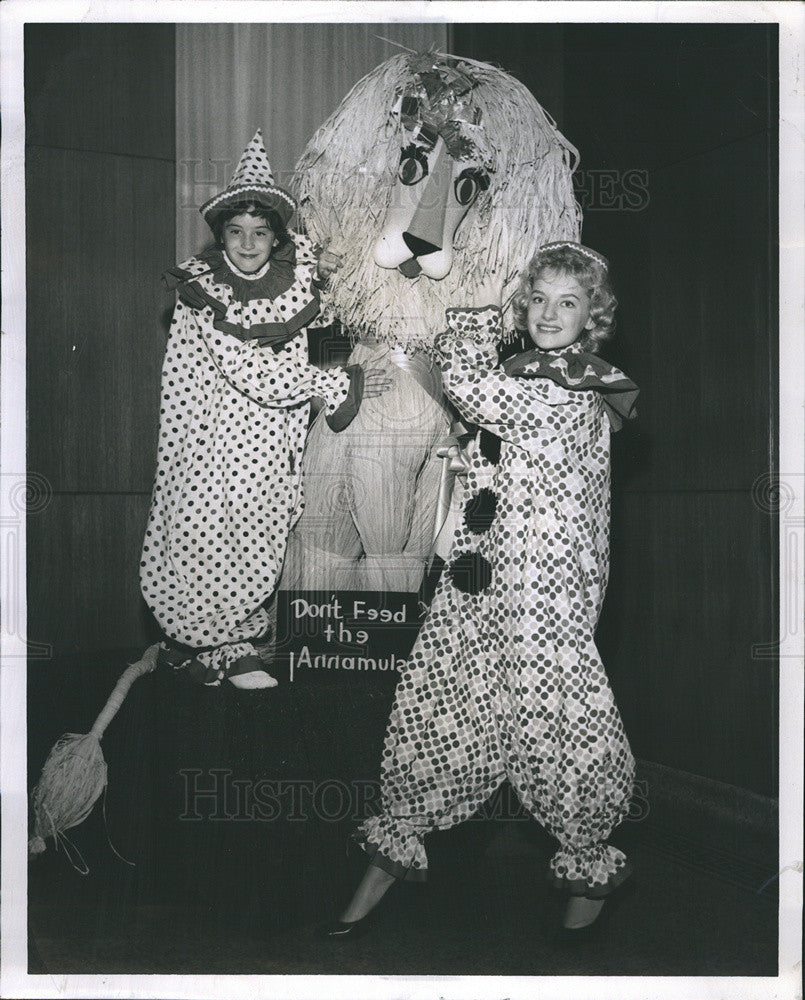 1961 Press Photo Patricia Quinlan Mrs Thomas Meier Circus Daze Carnival - Historic Images