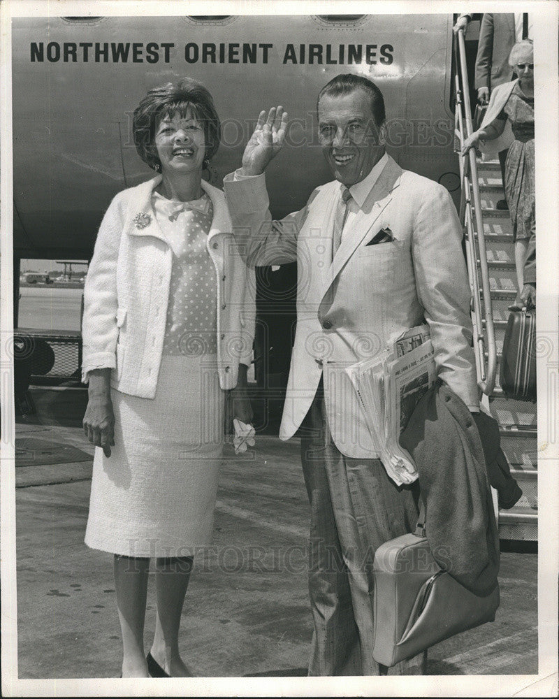 Press Photo Ed Sullivan Family arrive at O&#39;hare airport - Historic Images