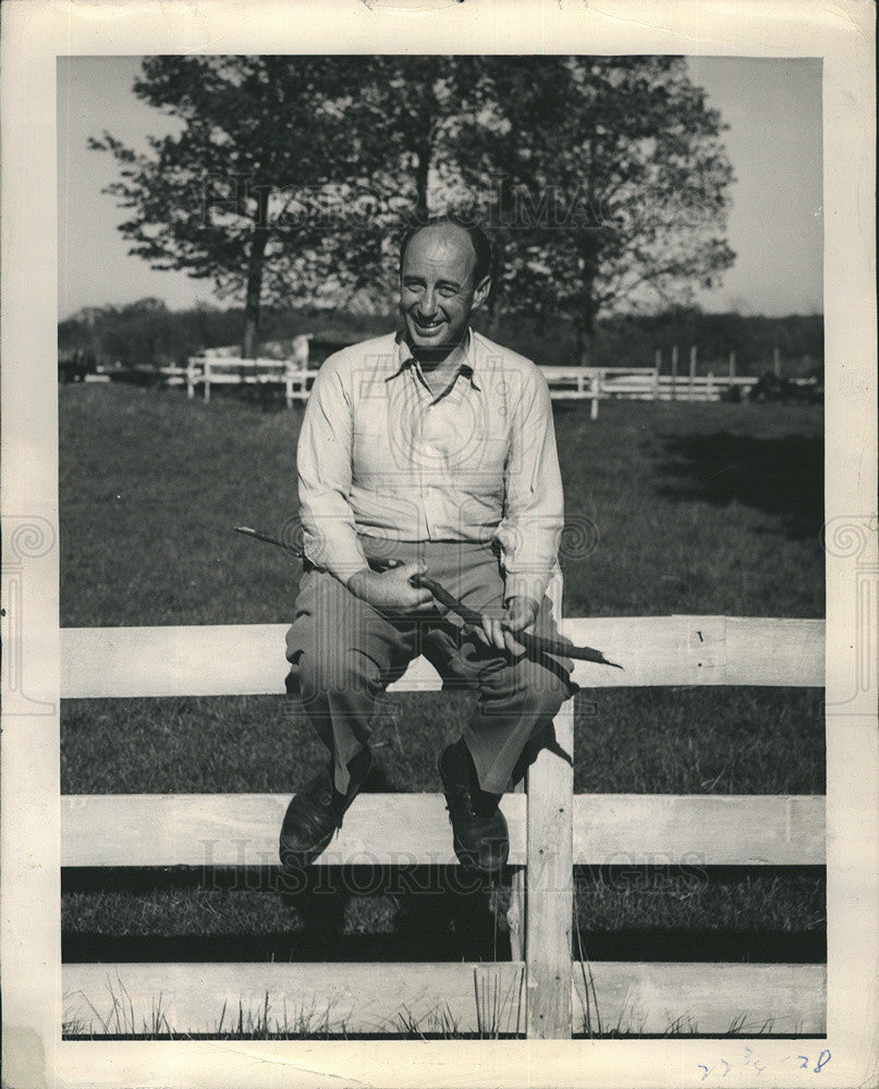 Press Photo Gov. Aldai Stevenson Relaxing on Illinois Farm - Historic Images