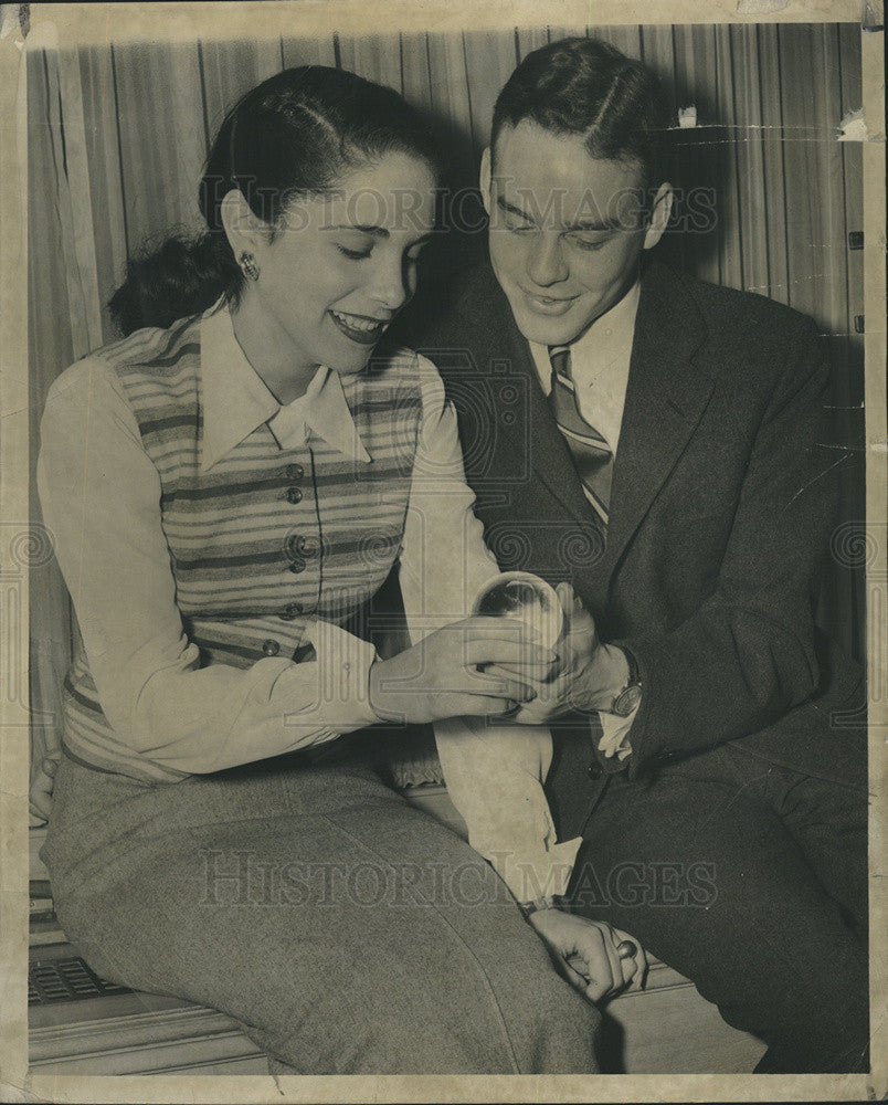 1950 Press Photo Jill Pfaelzer and Gardner Stearn, Jr. to be Married - Historic Images