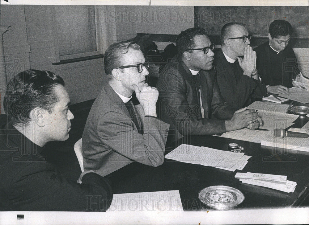 1967 Press Photo Rev Donald Pugliese Rev Robert Odeen Rev Ulysses Doss Chicago - Historic Images