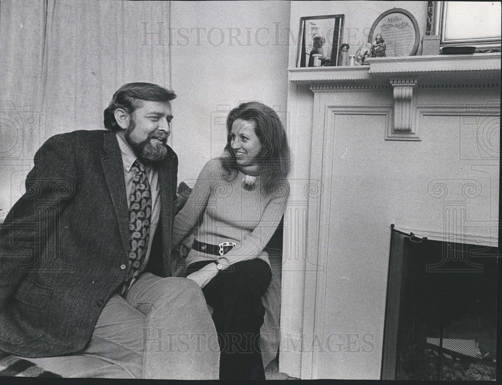 1973 Press Photo Evanston Rev Jay Moore With WifeFinds Out He Has Leukemia - Historic Images