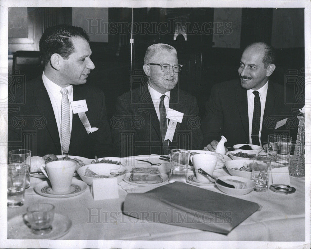 1961 Press Photo George Mitchell, Manuel Plotkin, Irving Schweiger Meeting - Historic Images