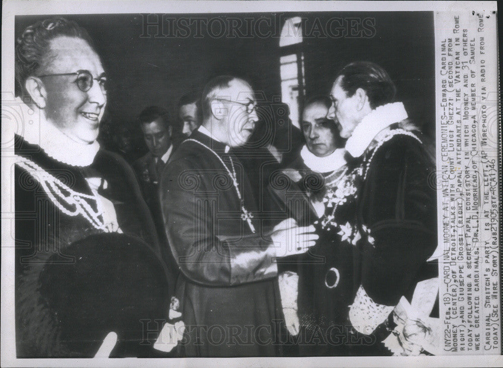 1946 Press Photo Edward Cardinal Mooney &amp; Luigi Ghezzi &amp; Giuseppe Grossi Vatican - Historic Images