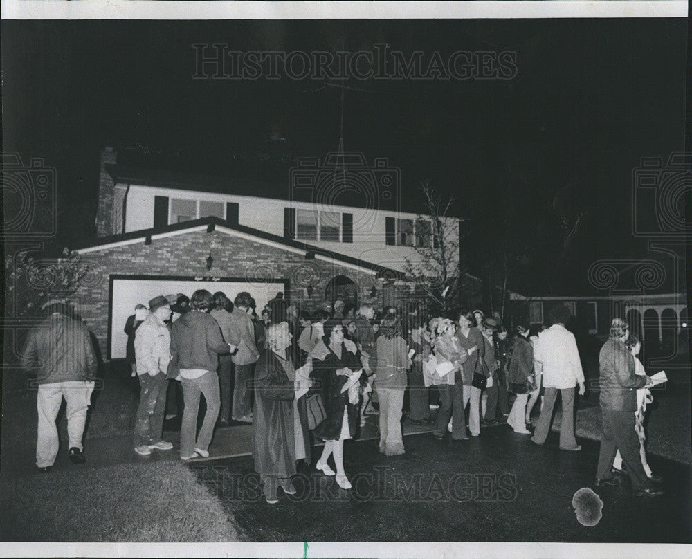 1976 Press Photo Northwest Community Council protest gas rate increase. - Historic Images