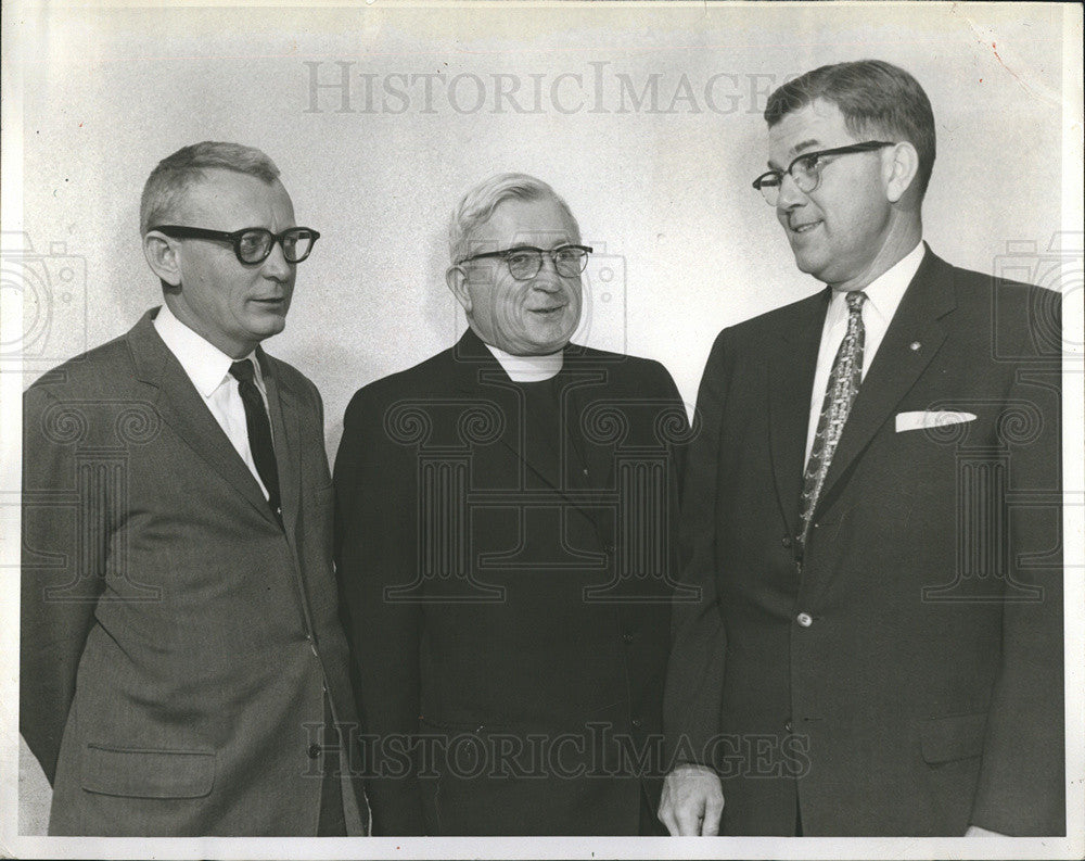 1959 Press Photo Pastors James G. Hanlon &amp; Rev. G.J. Morrissey Charles McErlean - Historic Images