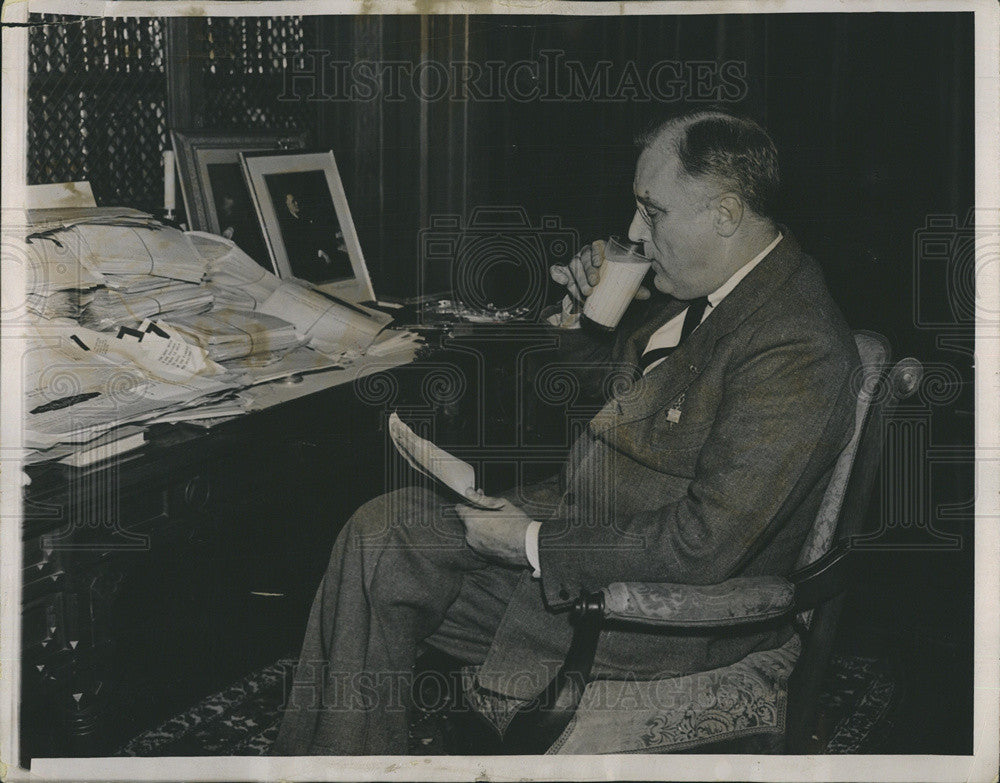 1936 Press Photo President Roodevelt Wins Election Receives Fan Mail - Historic Images