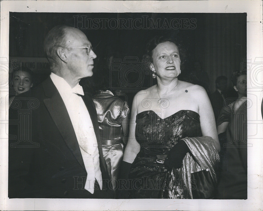 1955 Press Photo Mr And Mrs Ernst W Puttkammer At Ballet - Historic Images